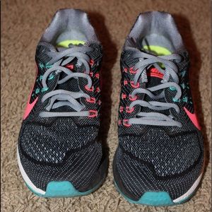 Nike shoes never worn!!